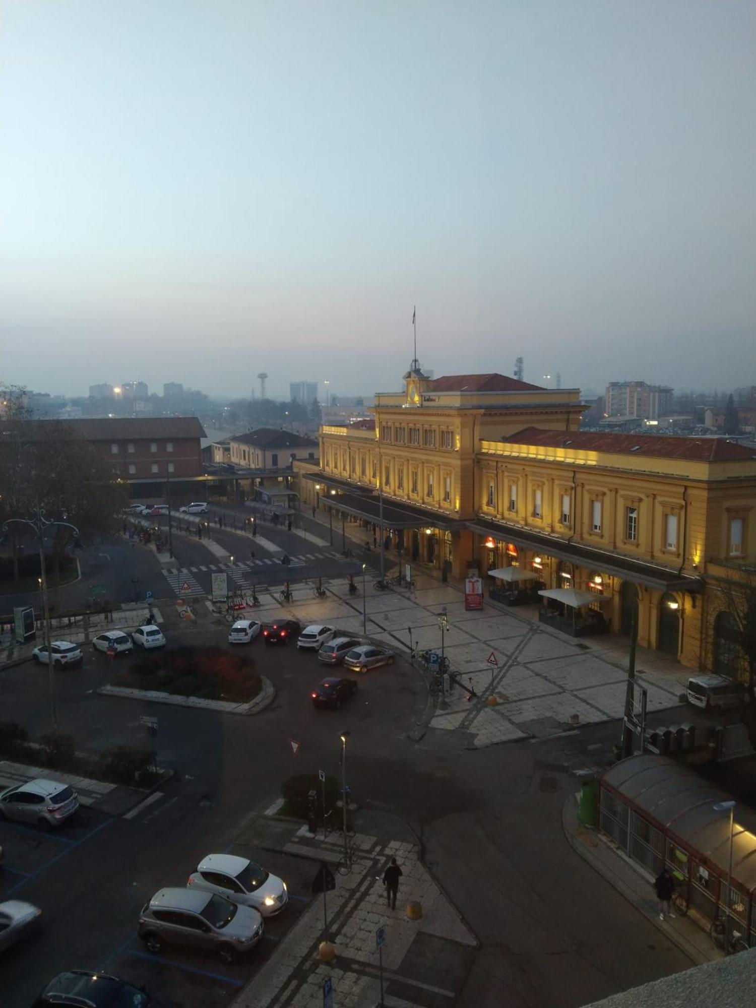 Grand Central By Alloro Su Treno - Affitti Brevi Italia โมดินา ภายนอก รูปภาพ